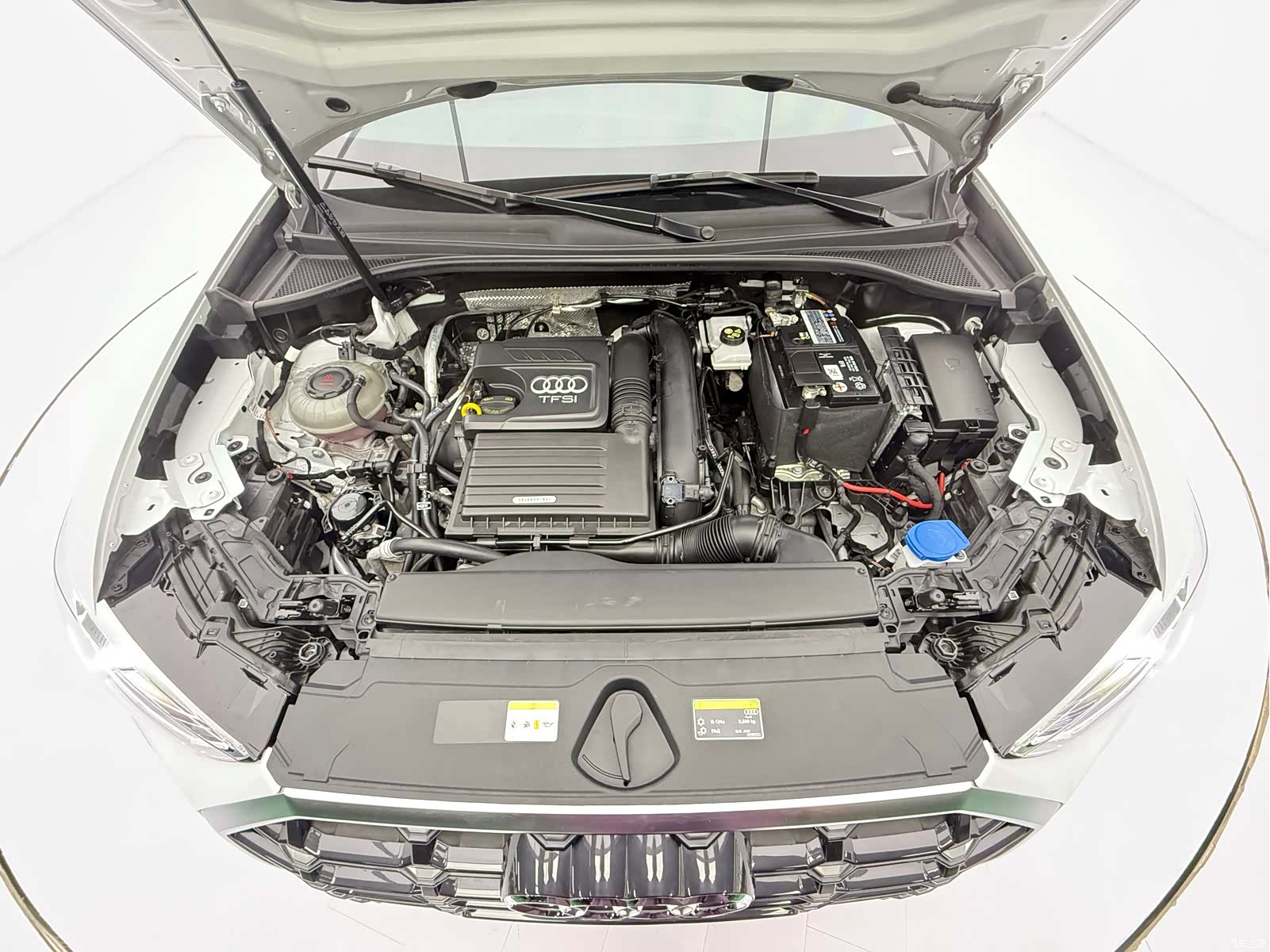 Audi Q3, 2022 8