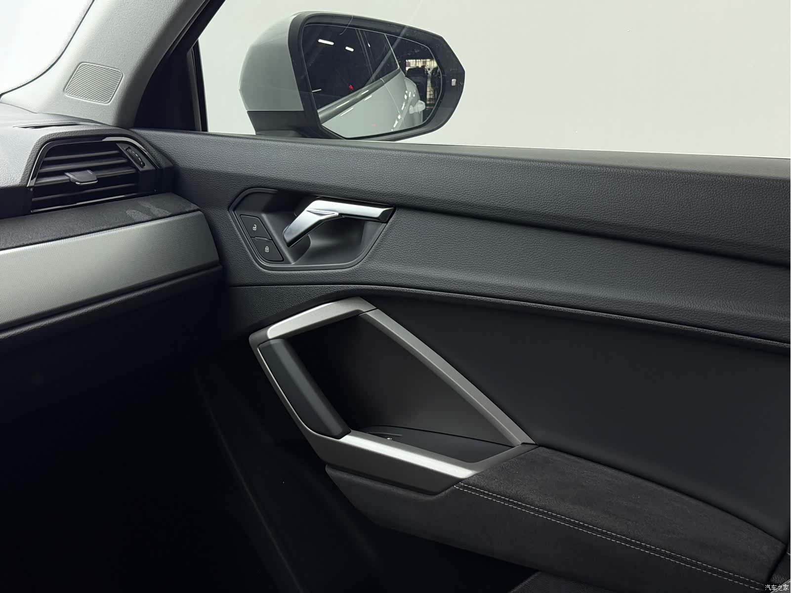 Audi Q3, 2022 11