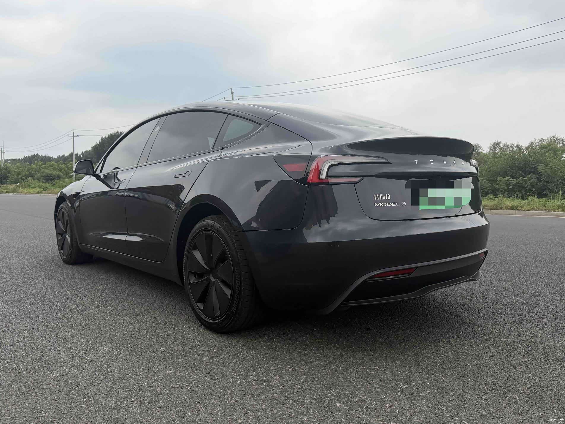 Tesla Model 3, 2025 9