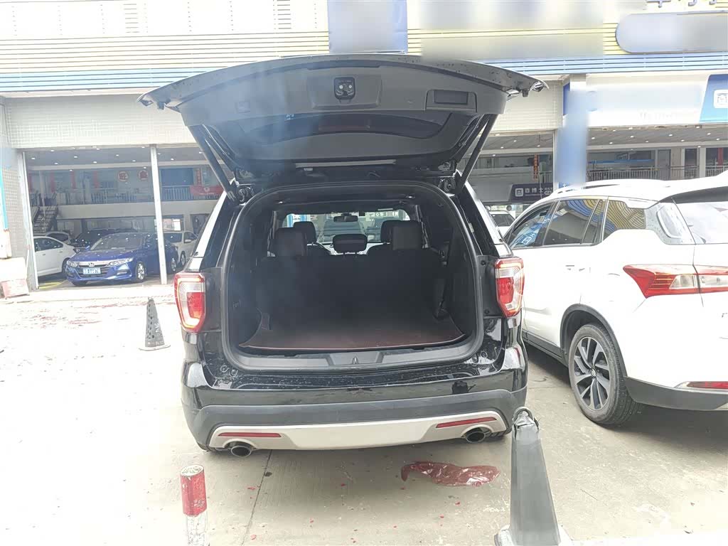 Ford Explorer, 2018 12