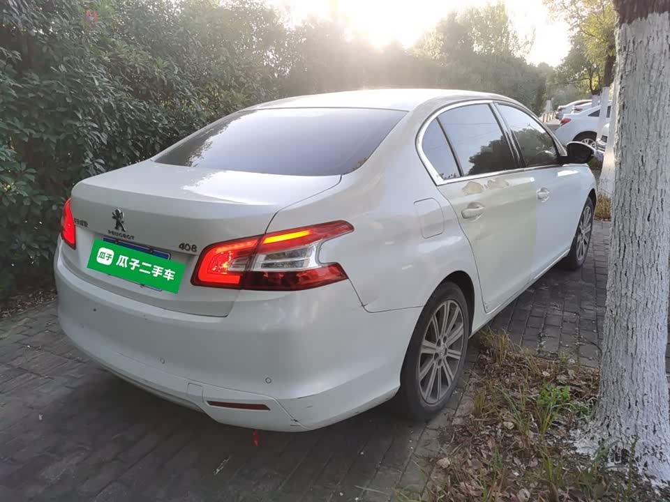 Peugeot 408
