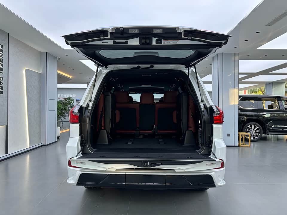 Lexus LX