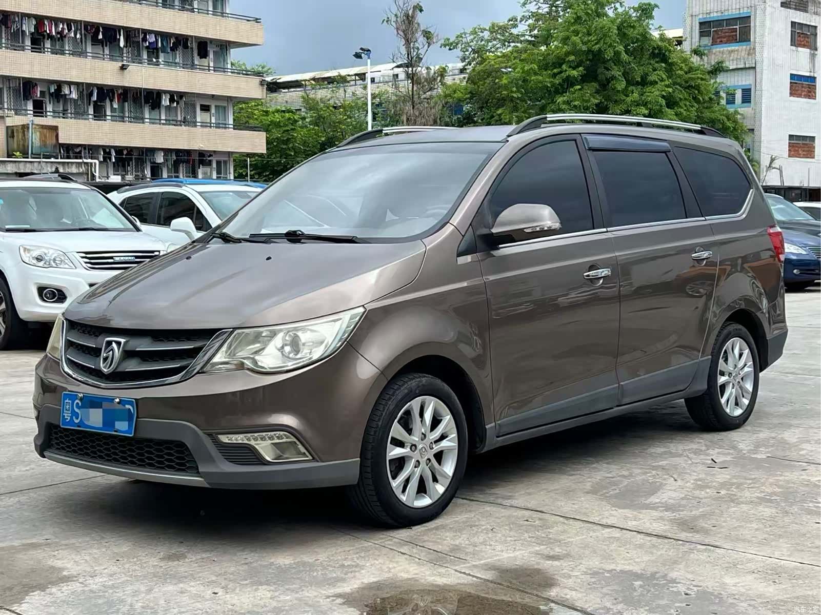 Wuling 730, 2015 1