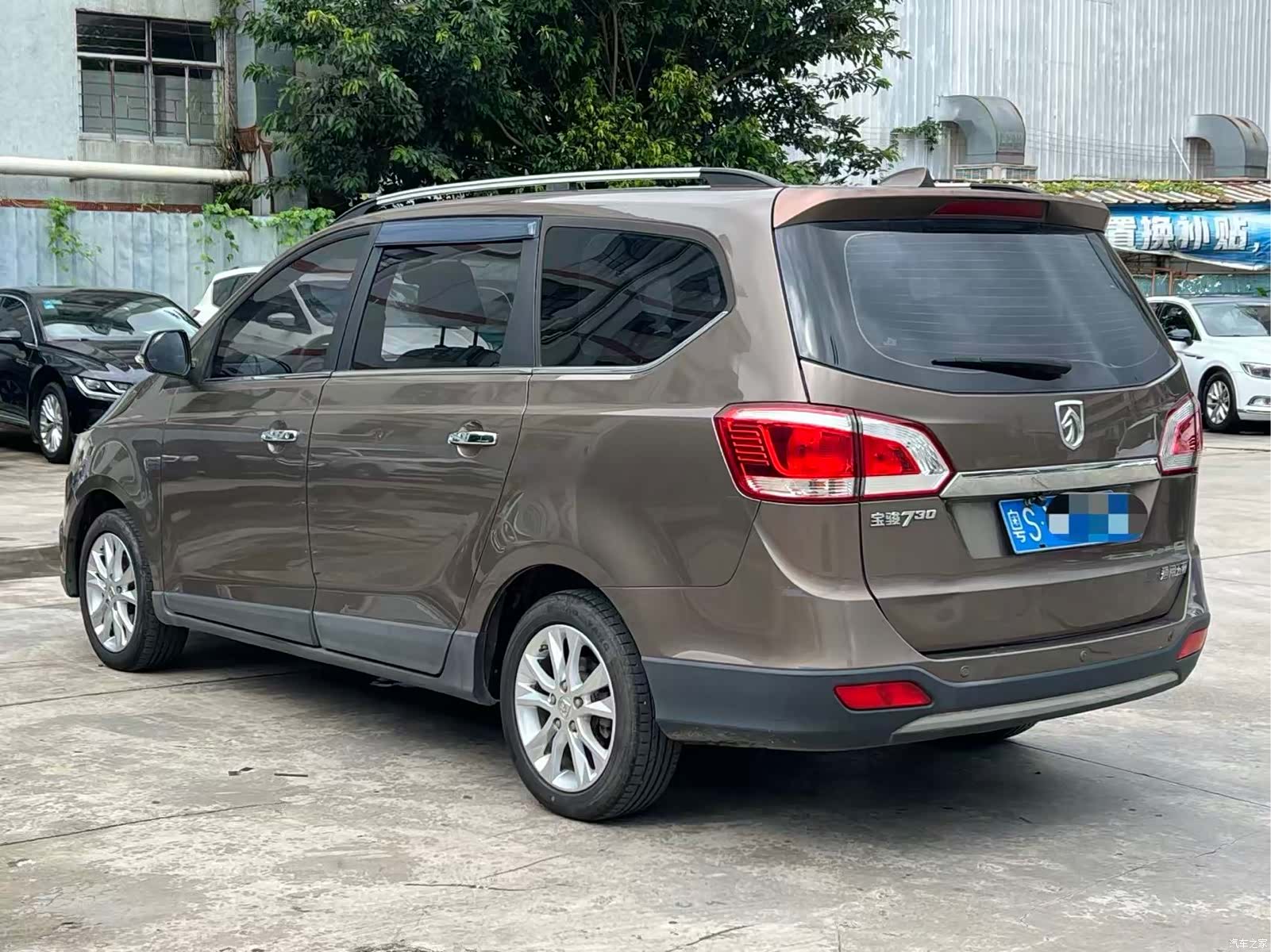 Wuling 730, 2015 16
