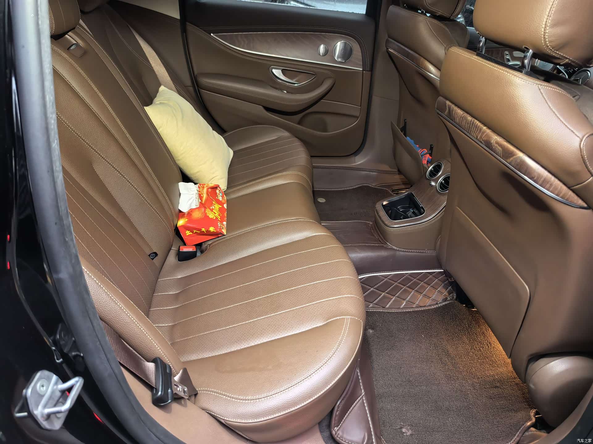 Mercedes-Benz E-Class, 2021 12