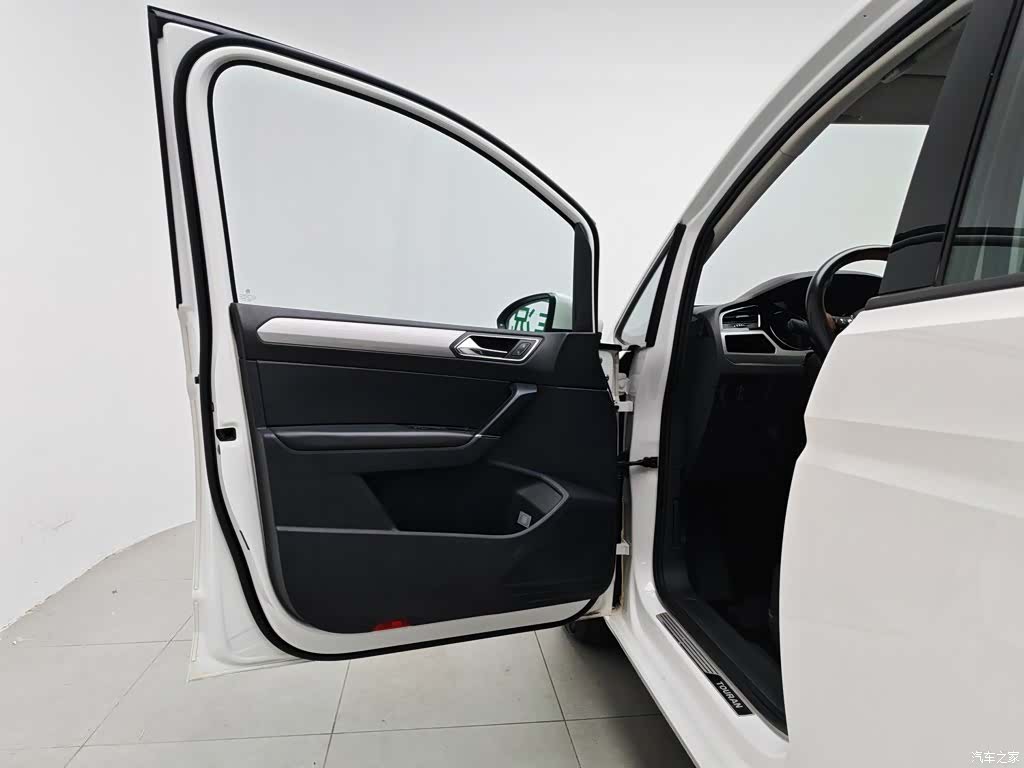 Volkswagen L, 2019 8