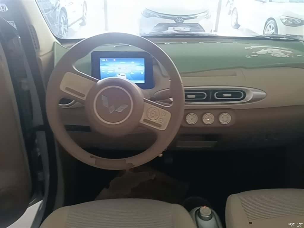 Wuling MINIEV, 2025 10