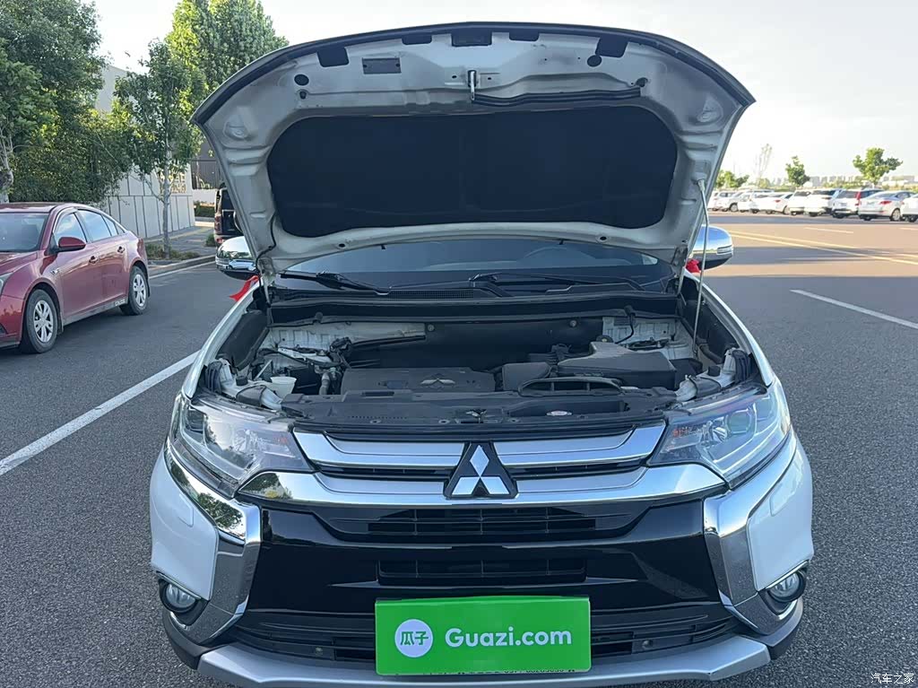 Mitsubishi Outlander, 2015 17