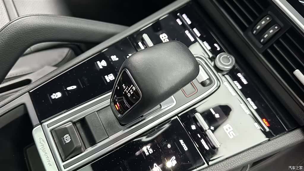 Porsche Cayenne, 2023 10