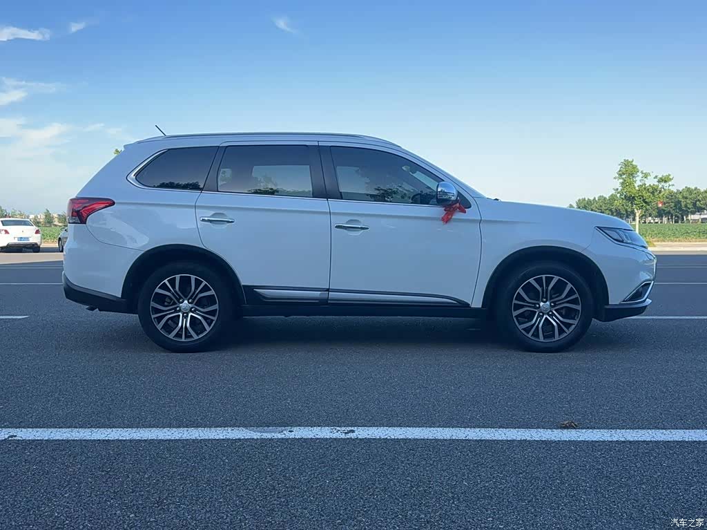 Mitsubishi Outlander, 2015 24