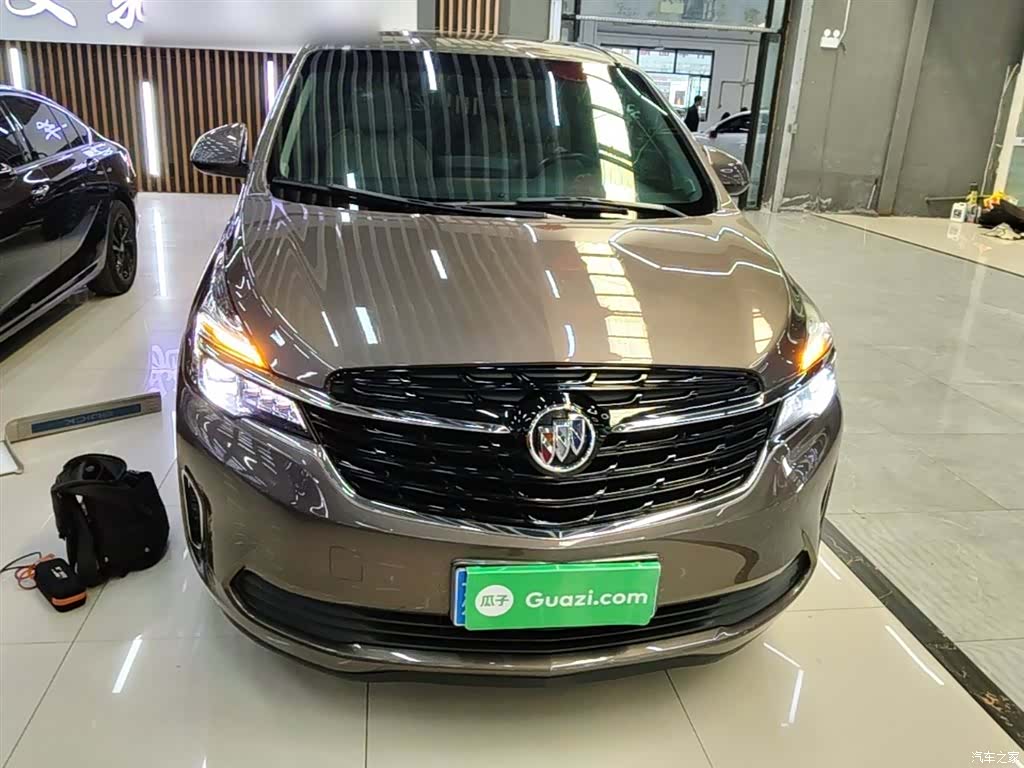 Buick GL8, 2022 3