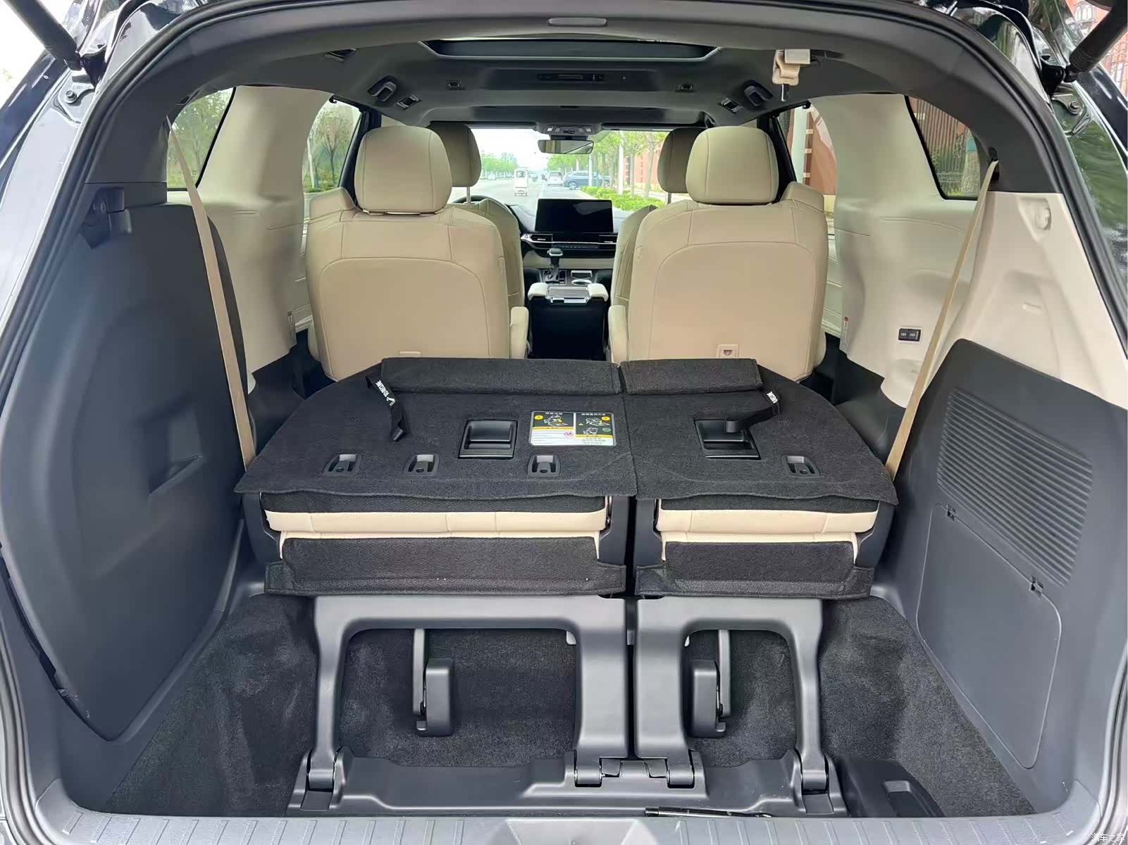 Toyota Granvia, 2024 14
