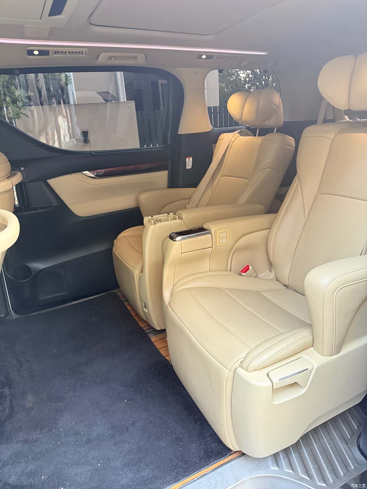 Toyota Alphard, 2017 13