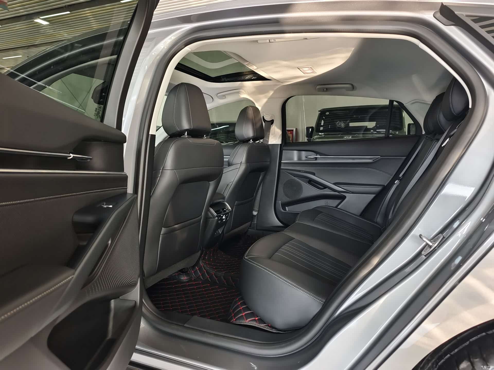 Ford Mondeo, 2025 9