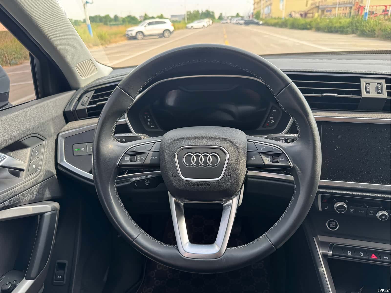 Audi Q3, 2023 14