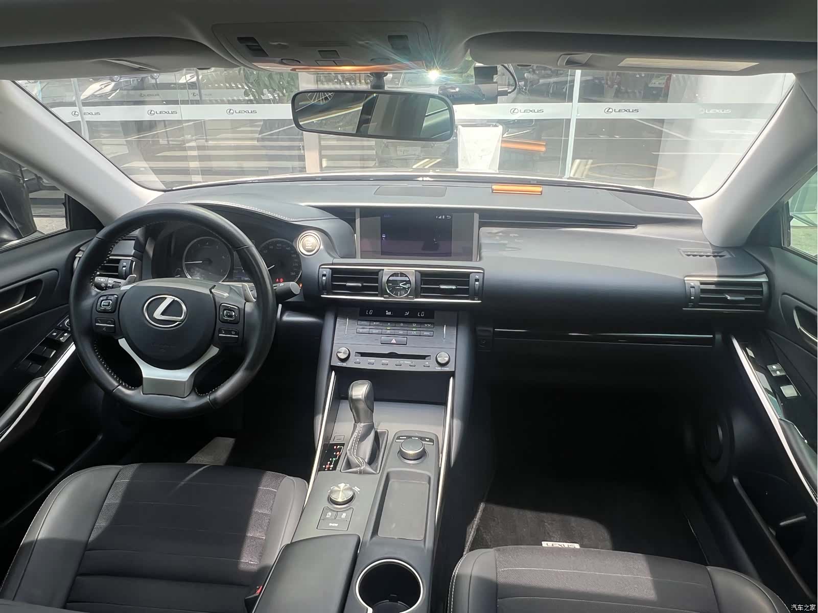 Lexus IS, 2019 все фото