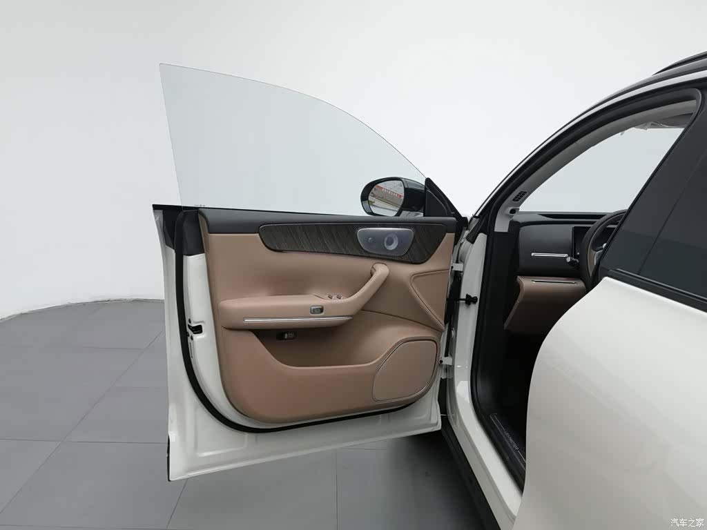 Leapmotor C11, 2026 8