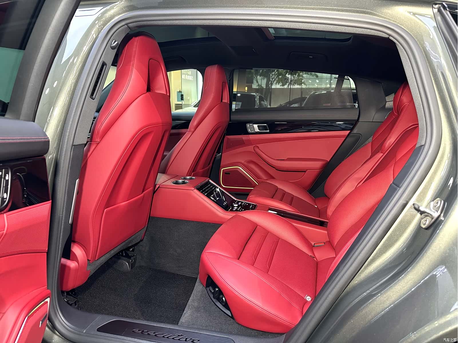 Porsche Panamera, 2023 6