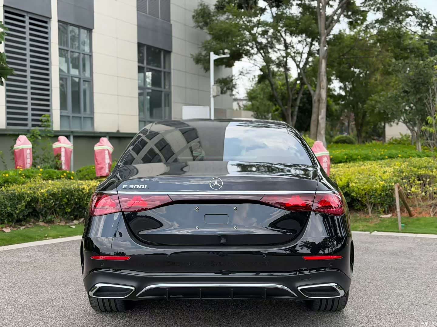 Mercedes-Benz E-Class, 2024 8