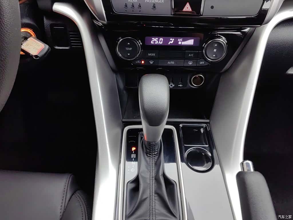 Mitsubishi V, 2019 13