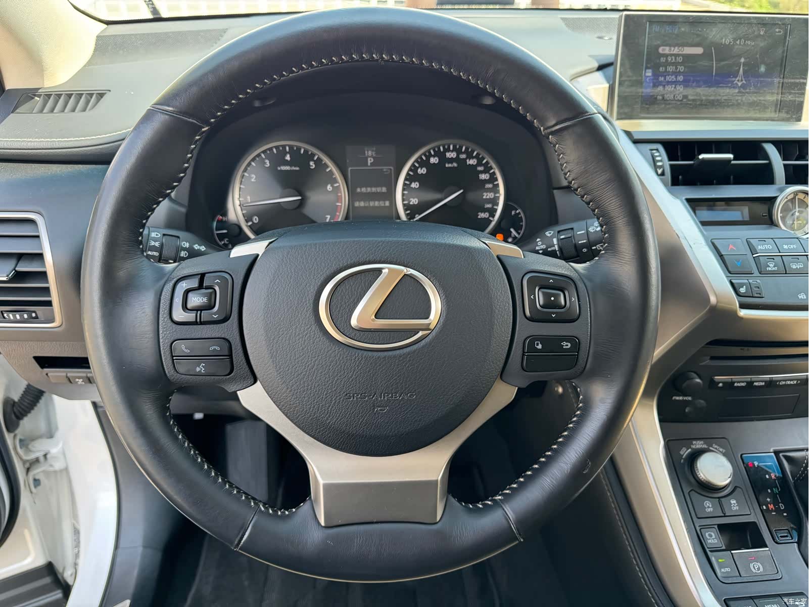 Lexus NX, 2016 10