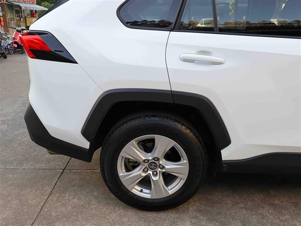 Toyota RAV4 Rongfang