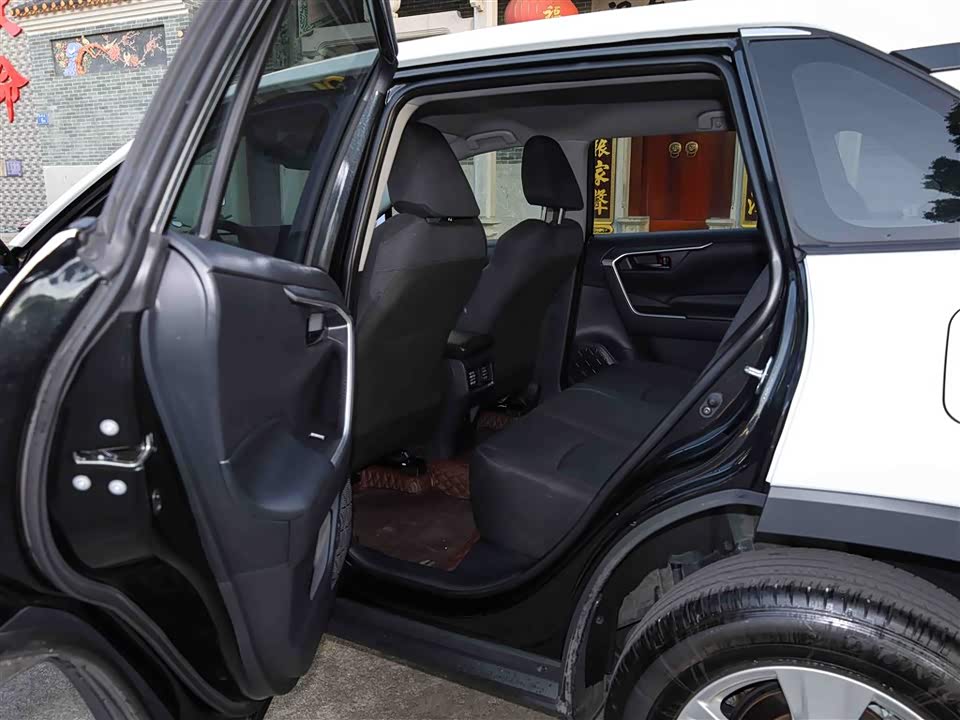 Toyota RAV4 Rongfang