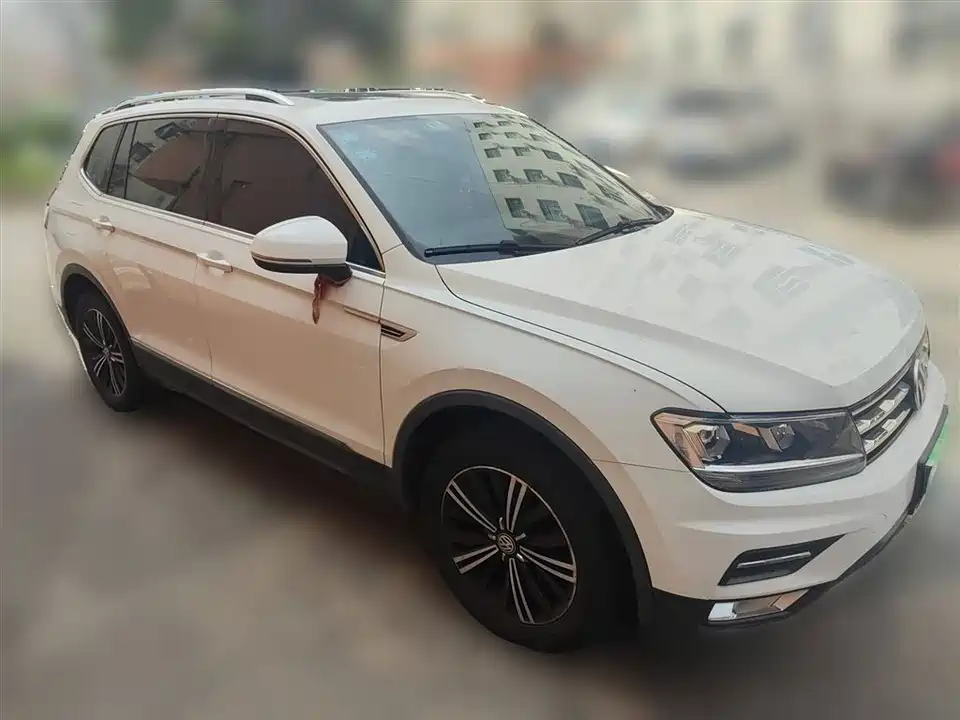Volkswagen Tiguan L