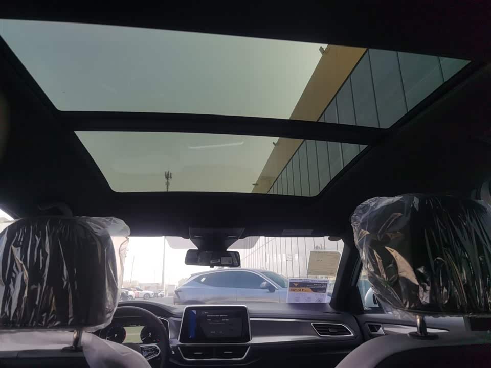 Volkswagen T-ROC exploring Songs