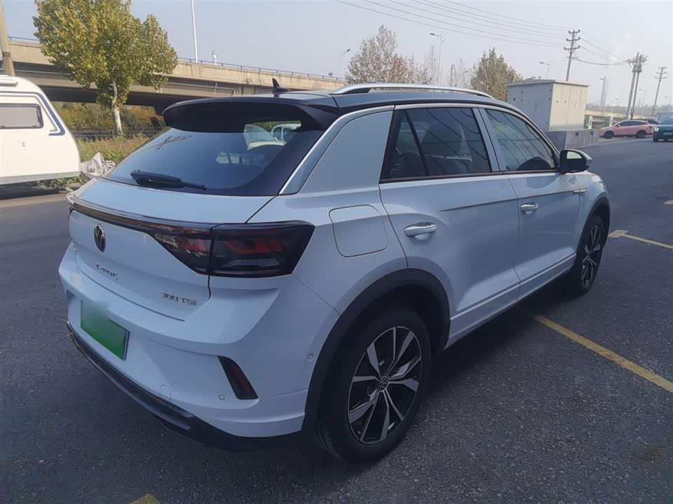 Volkswagen T-ROC exploring Songs