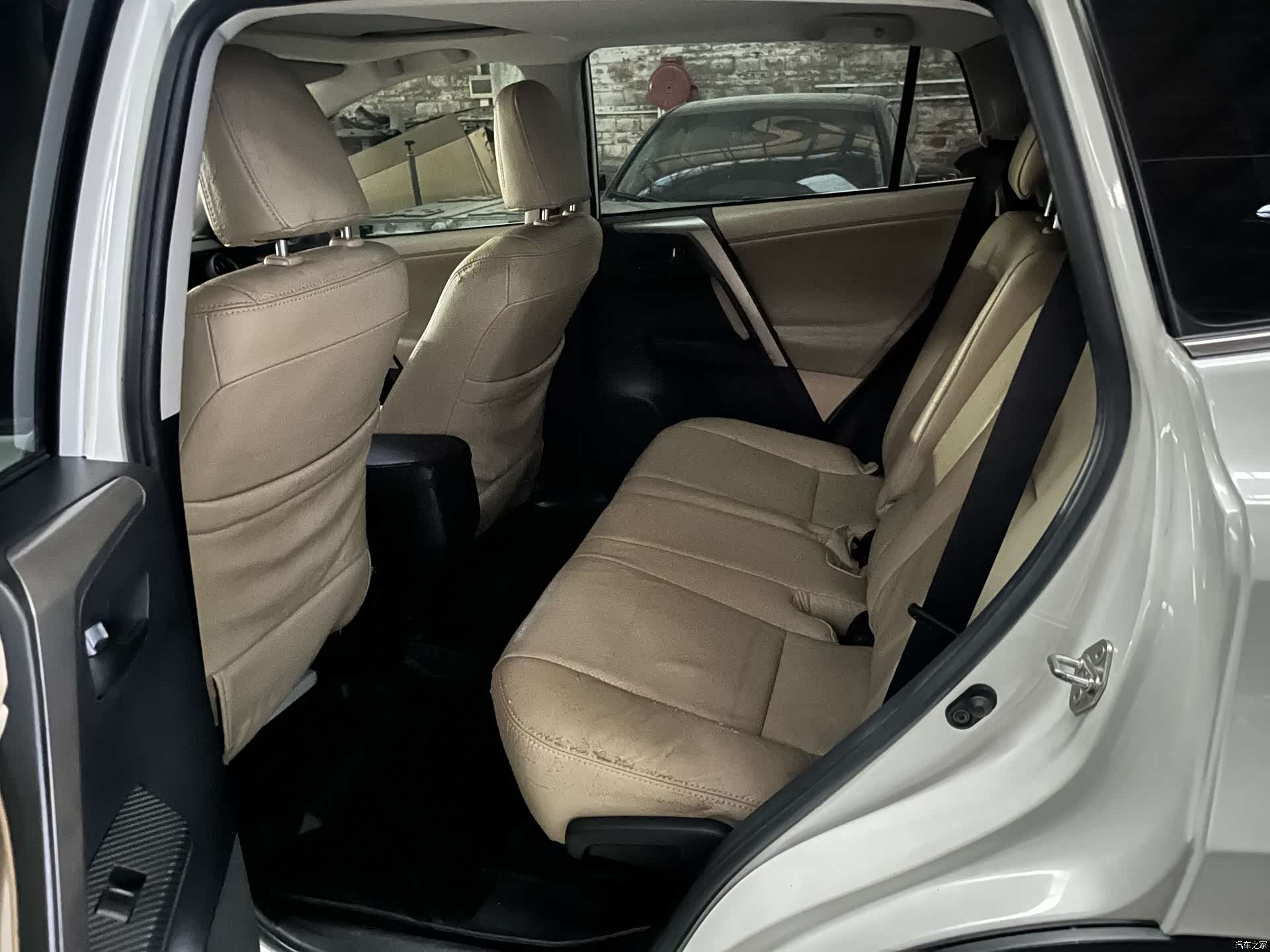 Toyota RAV4, 2015 2