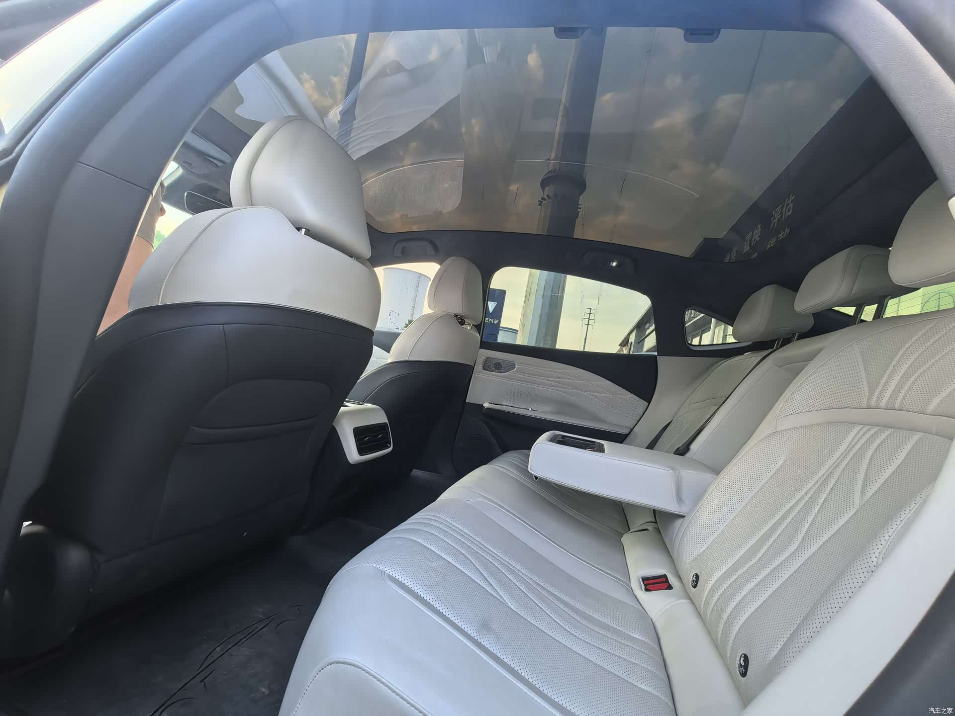 Geely E8, 2024 8