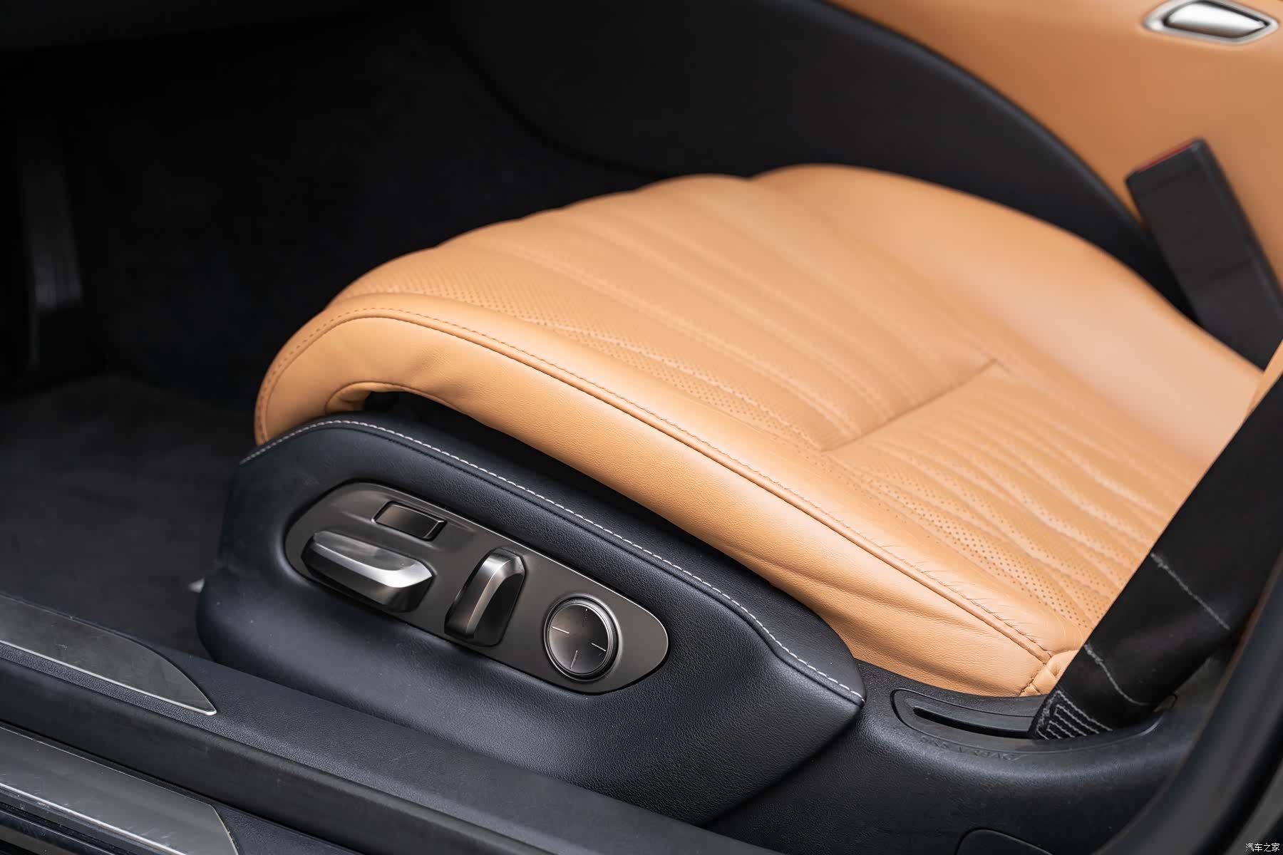 Lexus LS, 2021 21