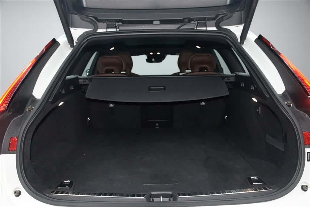 Volvo V90, 2023 16