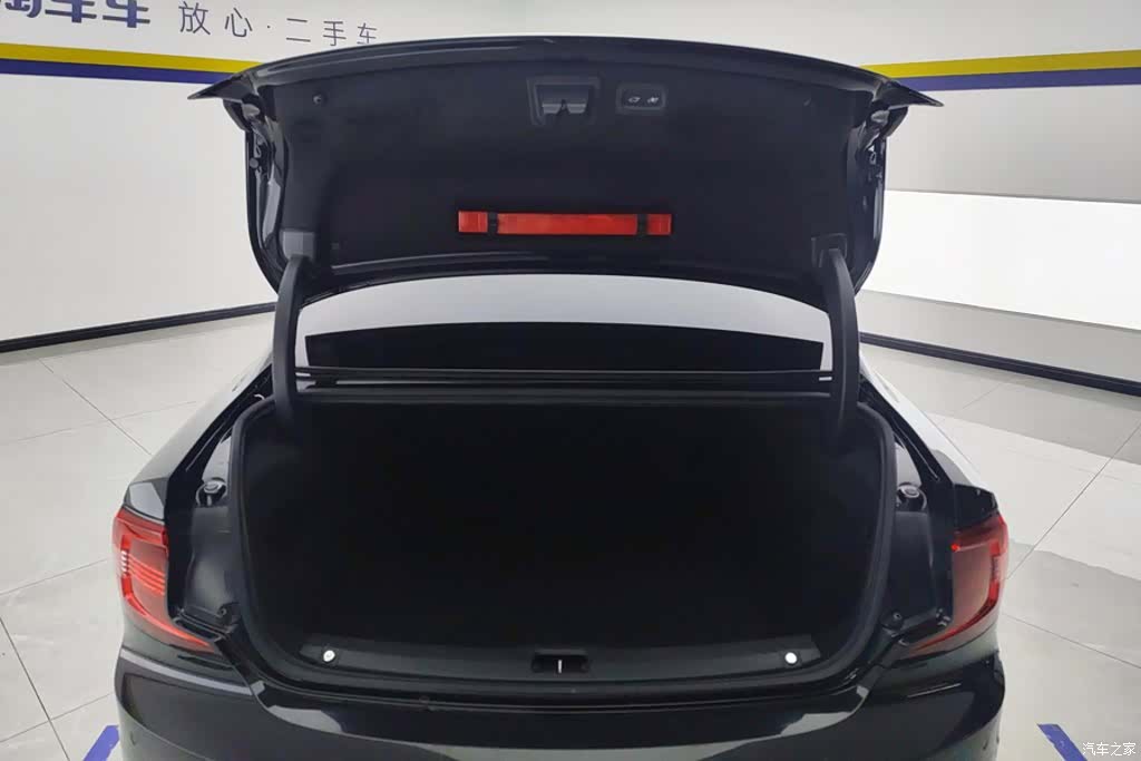 Volvo S90, 2023 4