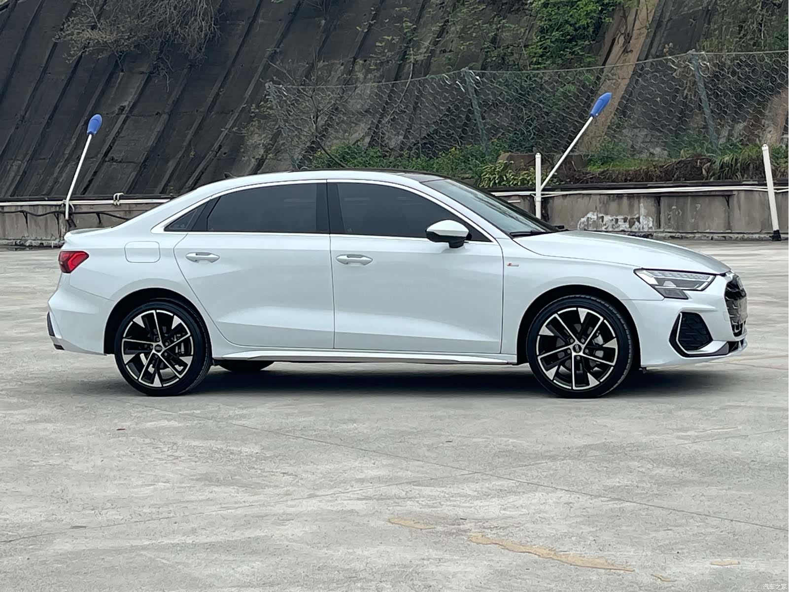 Audi Flying Spur, 2025 2