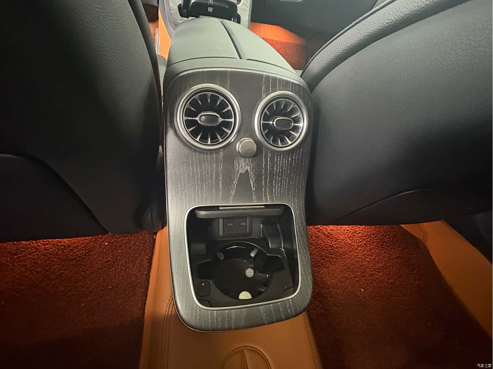 Mercedes-Benz E-Class, 2023 6