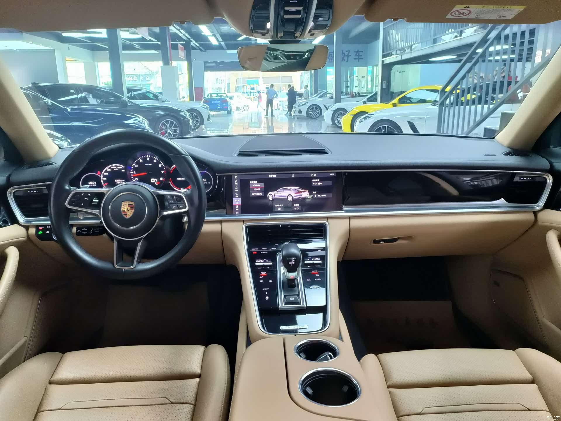 Porsche Panamera, 2019 все фото