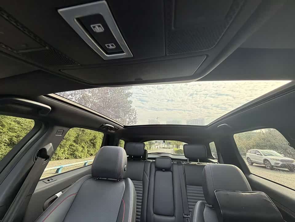 Land Rover Discover sports