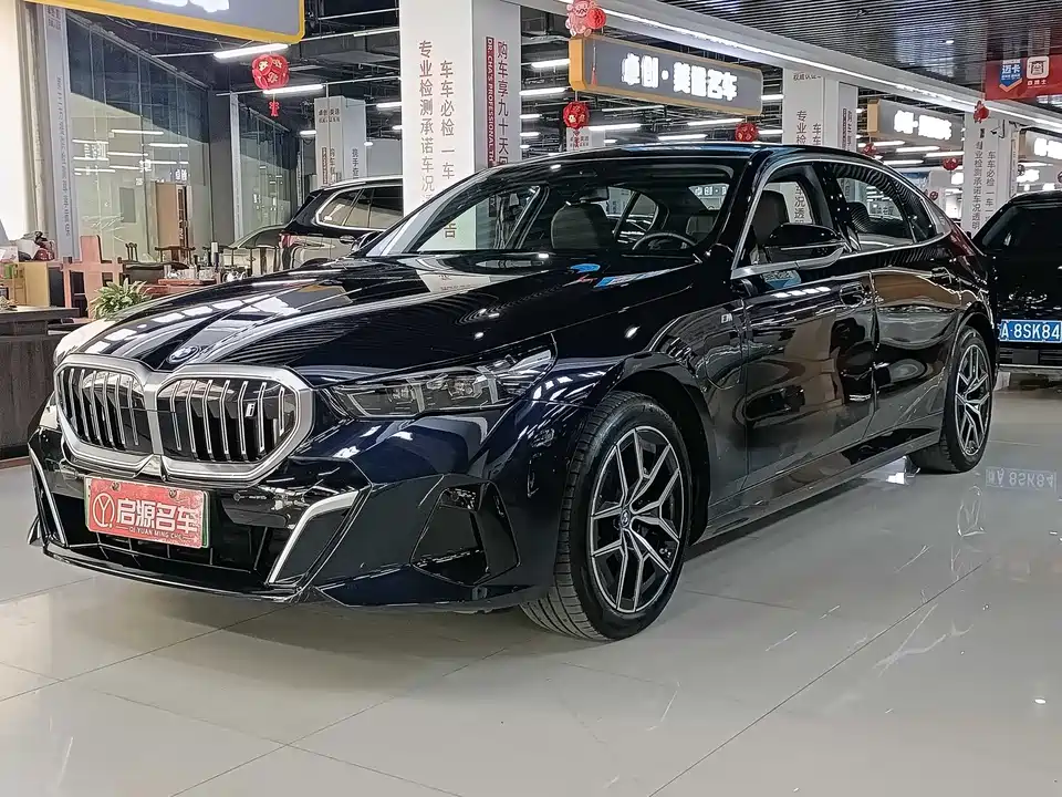 BMW i5