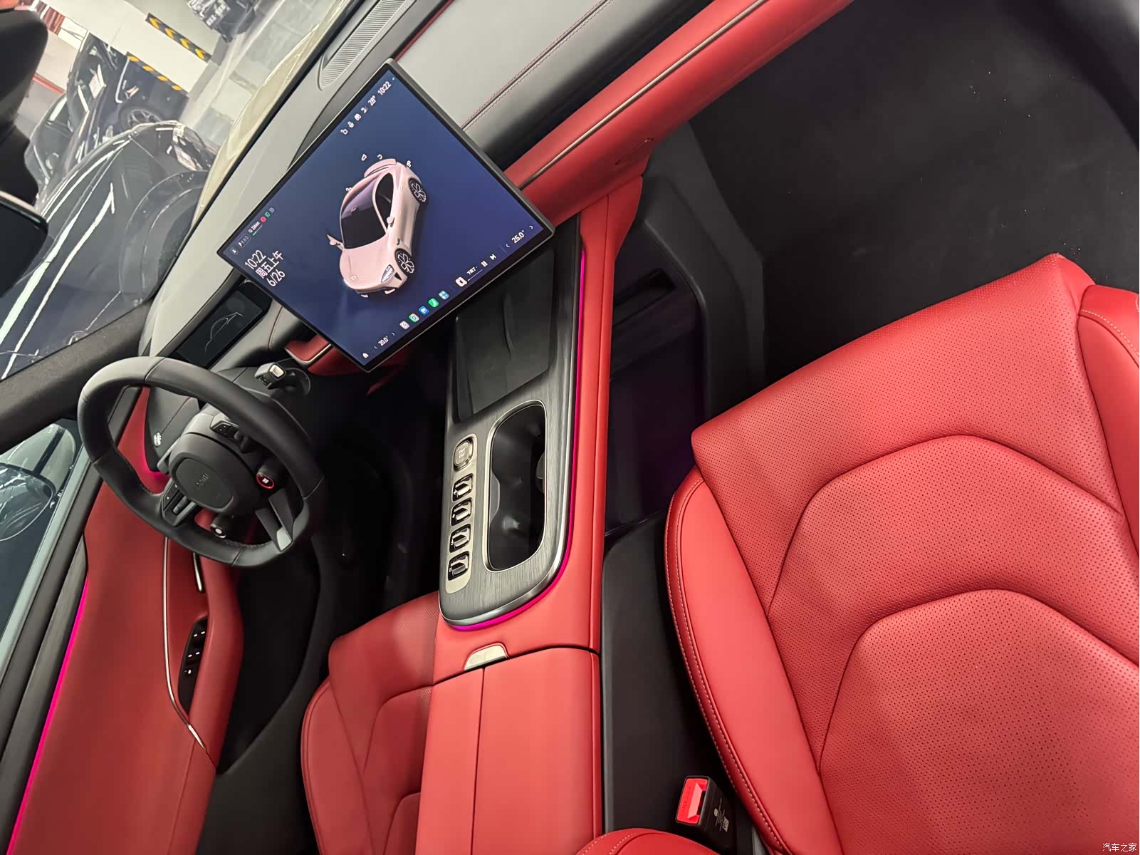 Xiaomi SU7, 2024 10