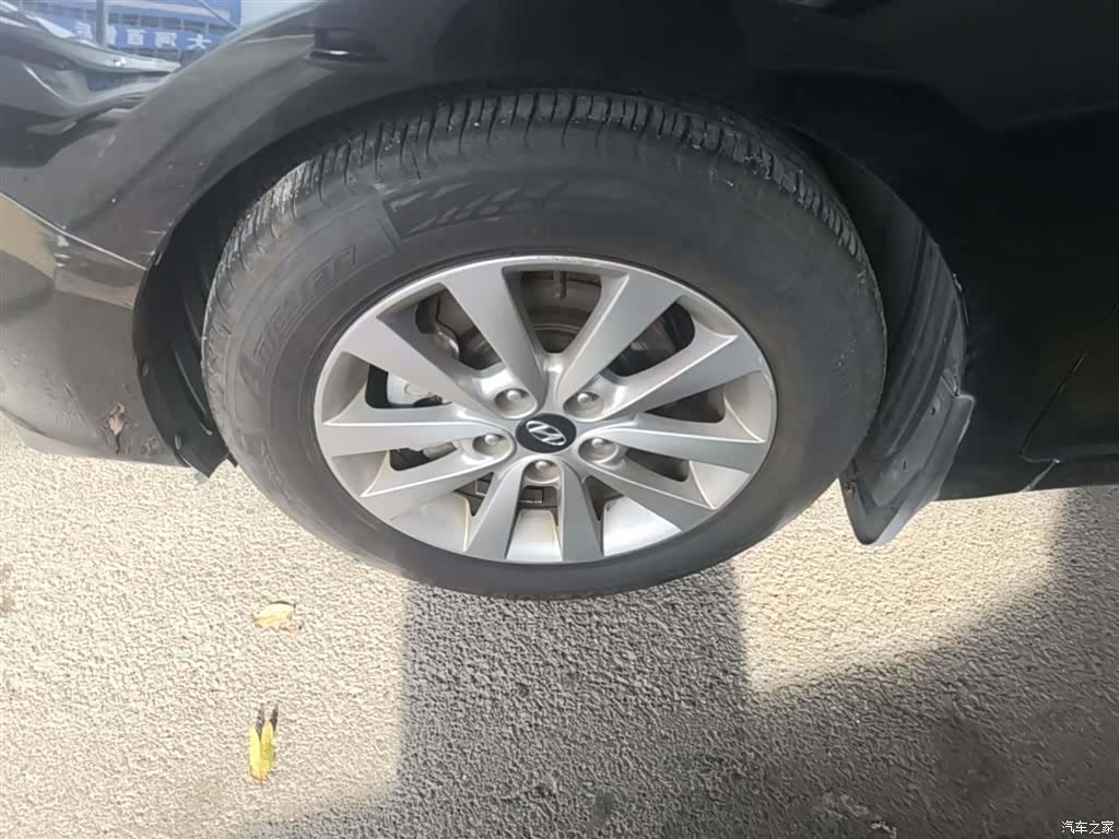 Hyundai GLS, 2014 23