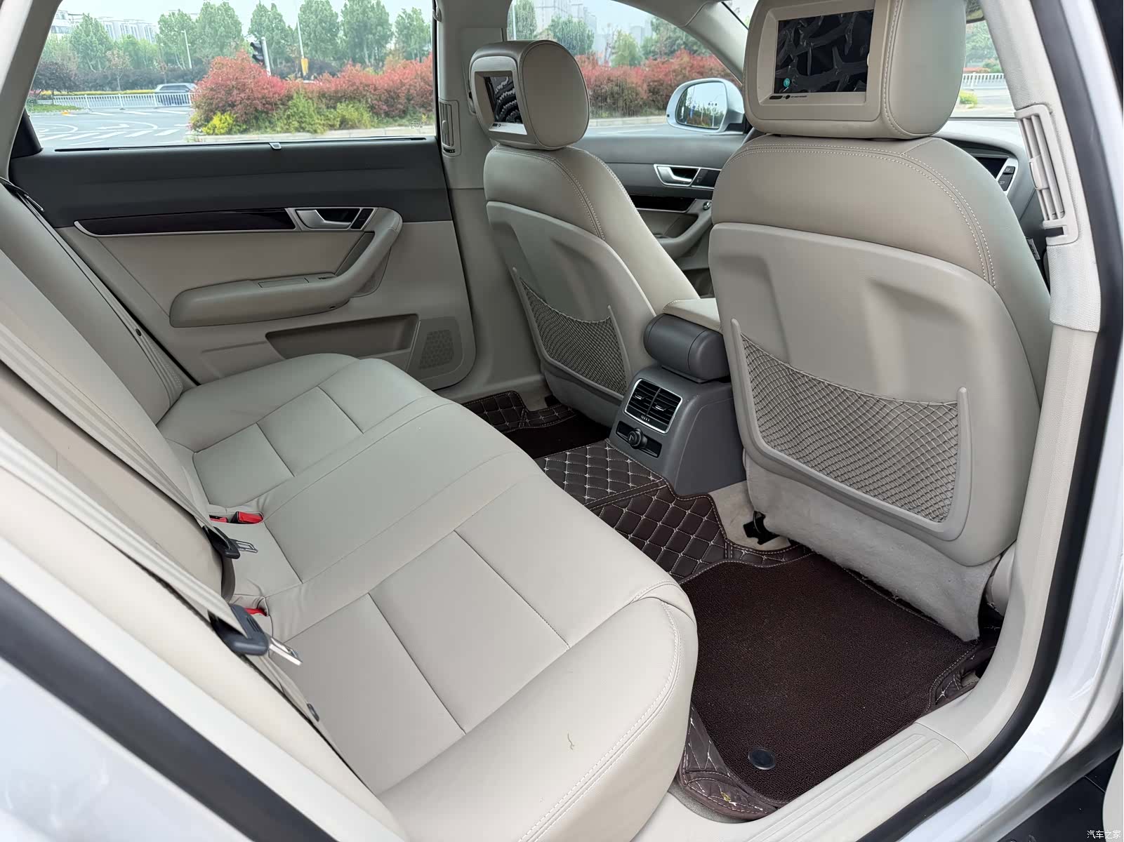 Audi A6L, 2010 12
