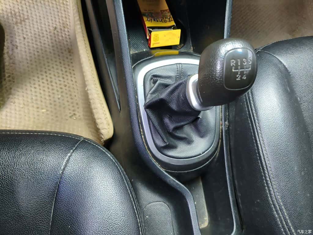 Kia K2, 2015 11