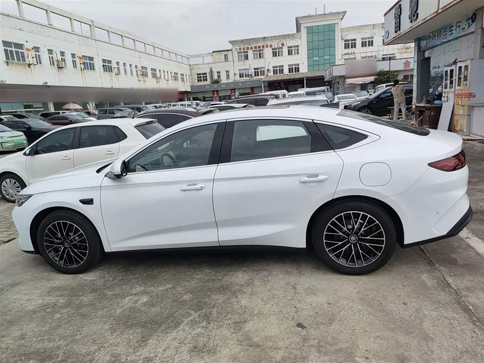 BYD Qin L