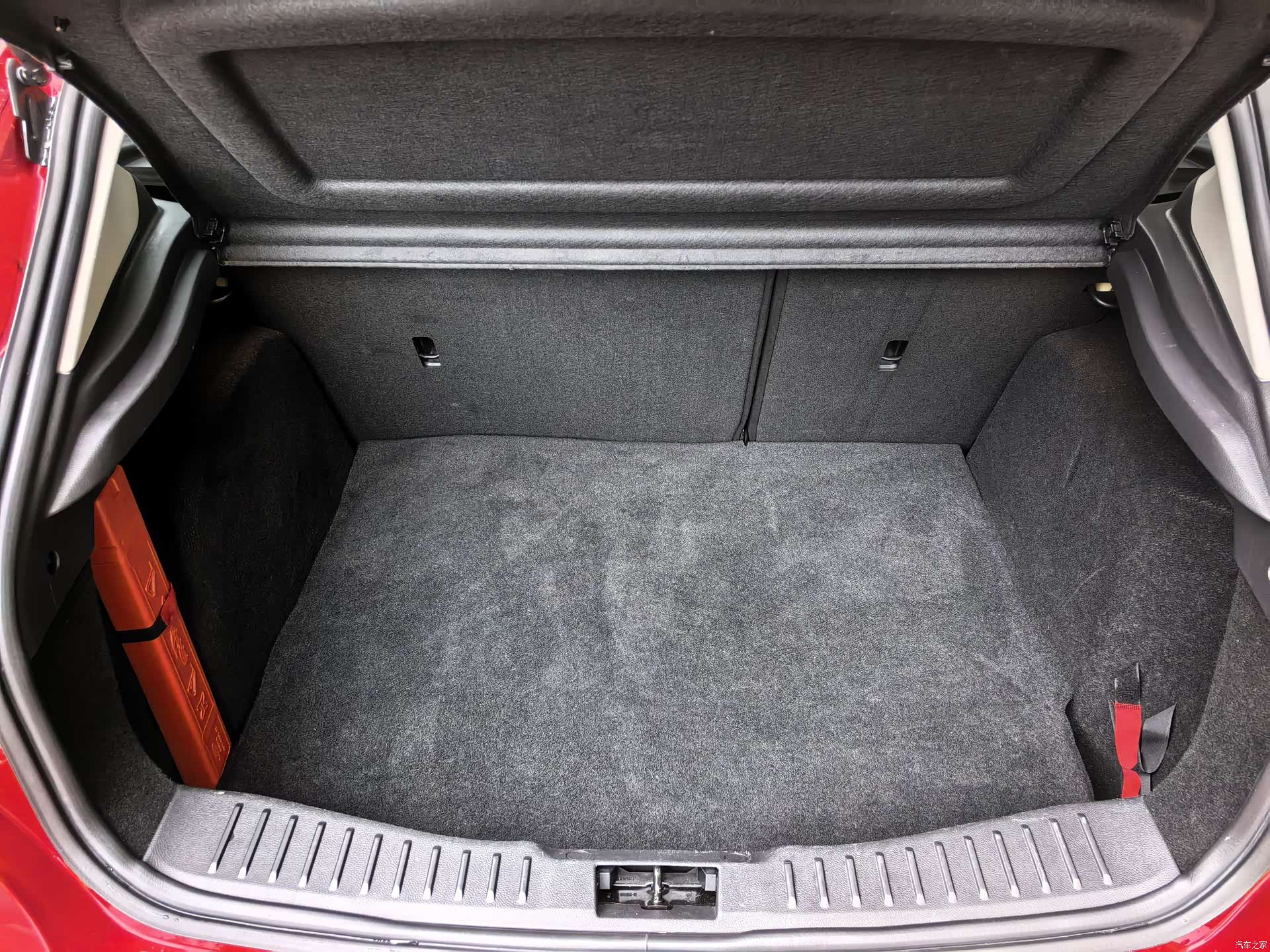 Ford Focus, 2018 12