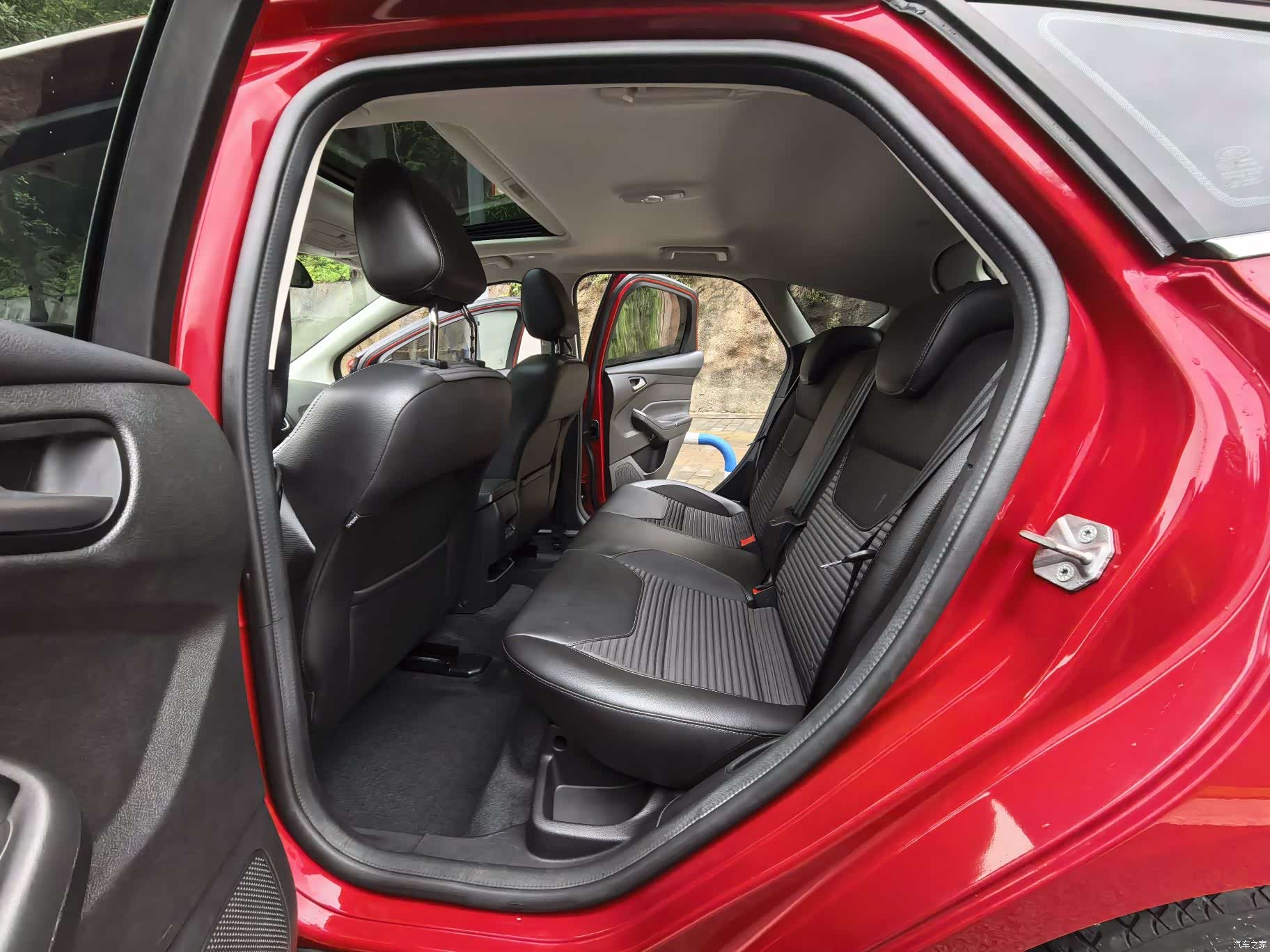Ford Focus, 2018 10