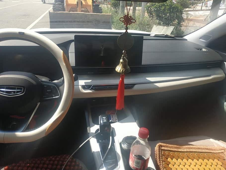 Geely Emgrand L HiP Geely Emgrand L HiP