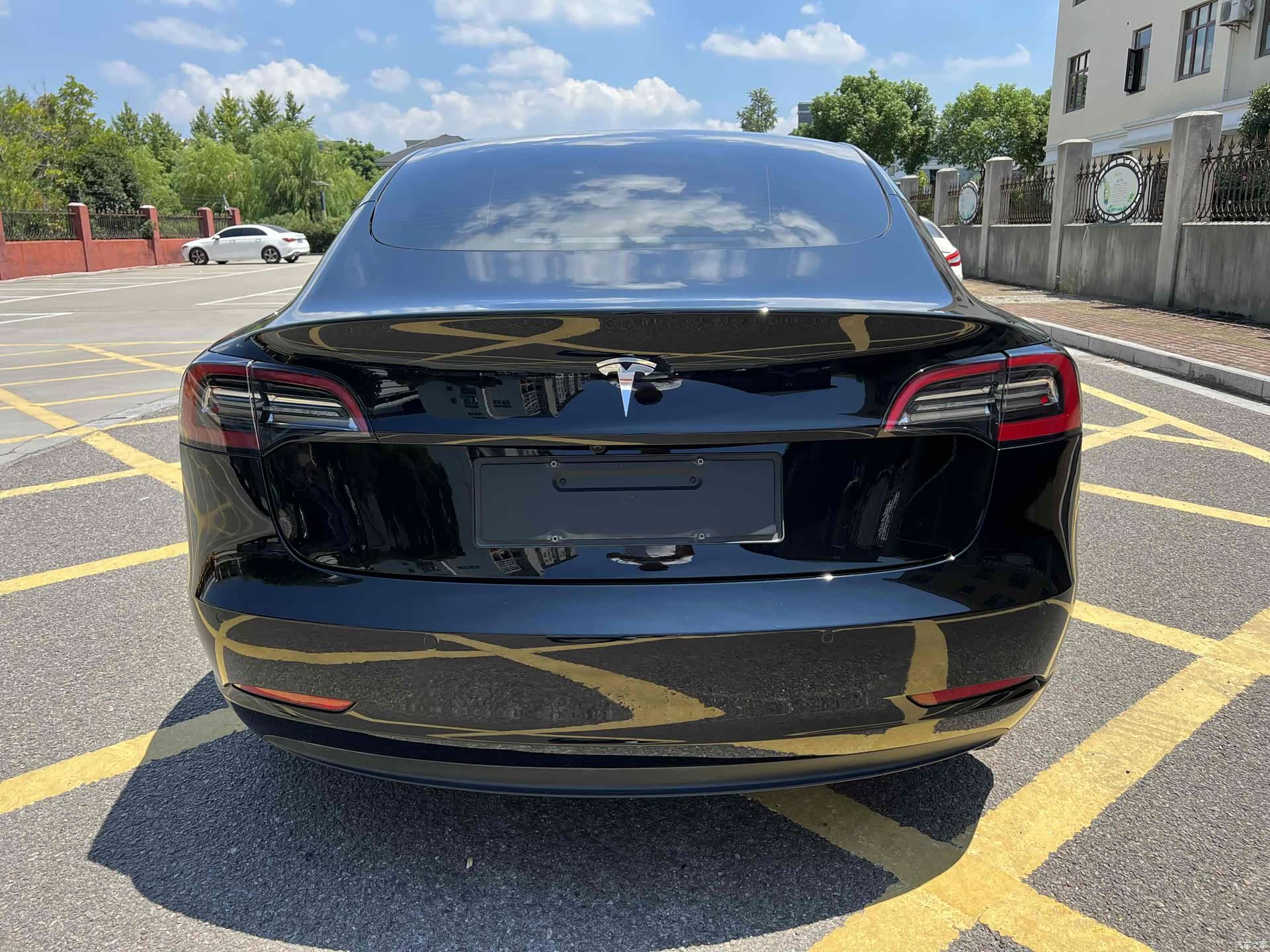 Tesla Model 3, 2021 все фото