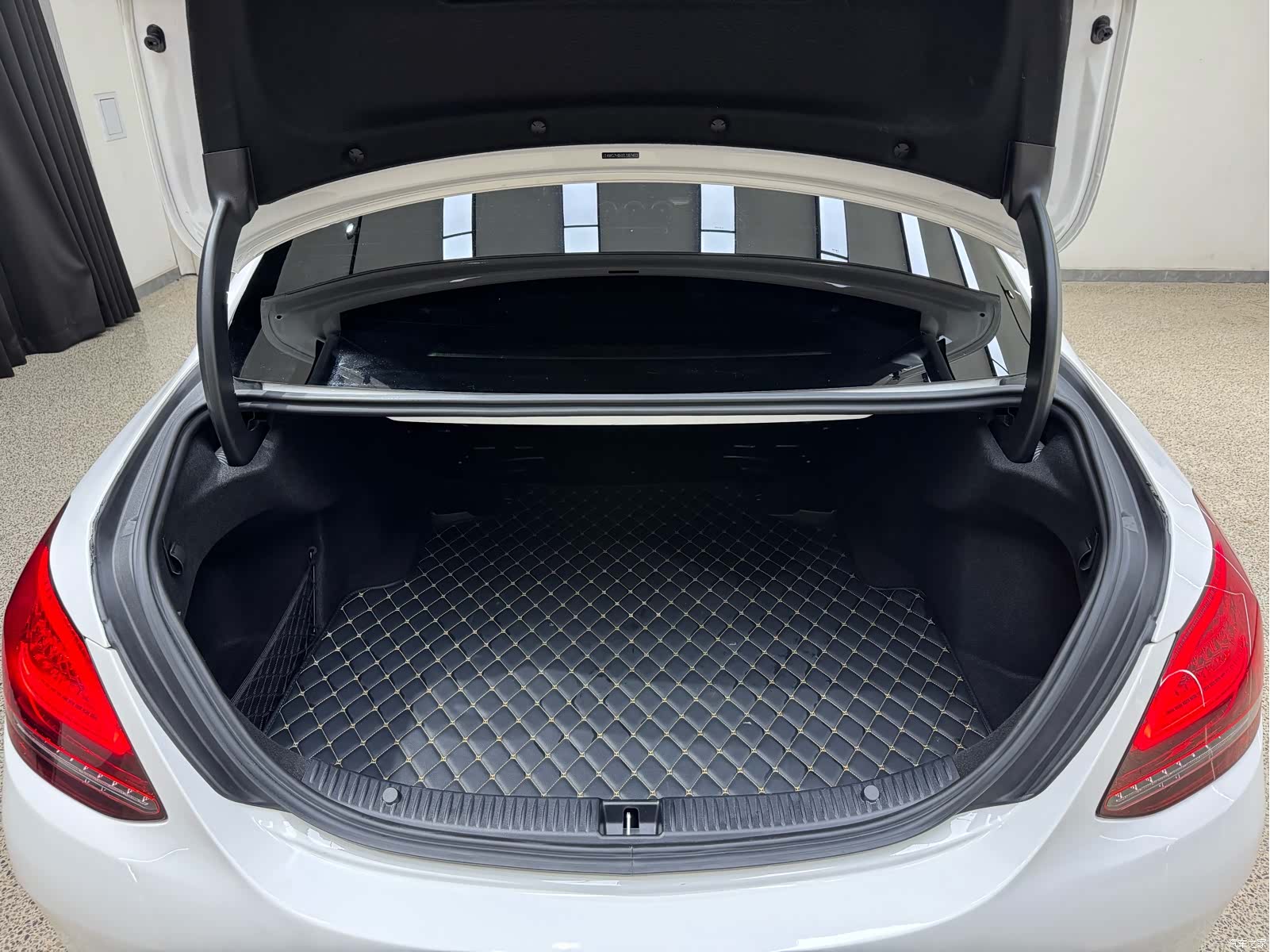 Mercedes-Benz C-Class, 2019 35